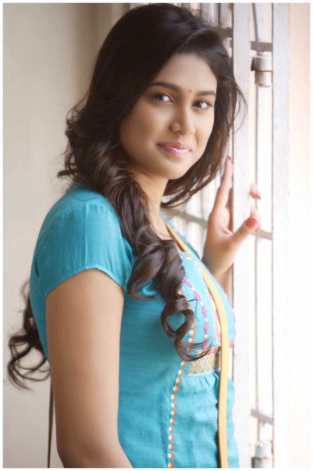 Actress Manisha Yadav  latest hot hd  stills Tamil Movie 