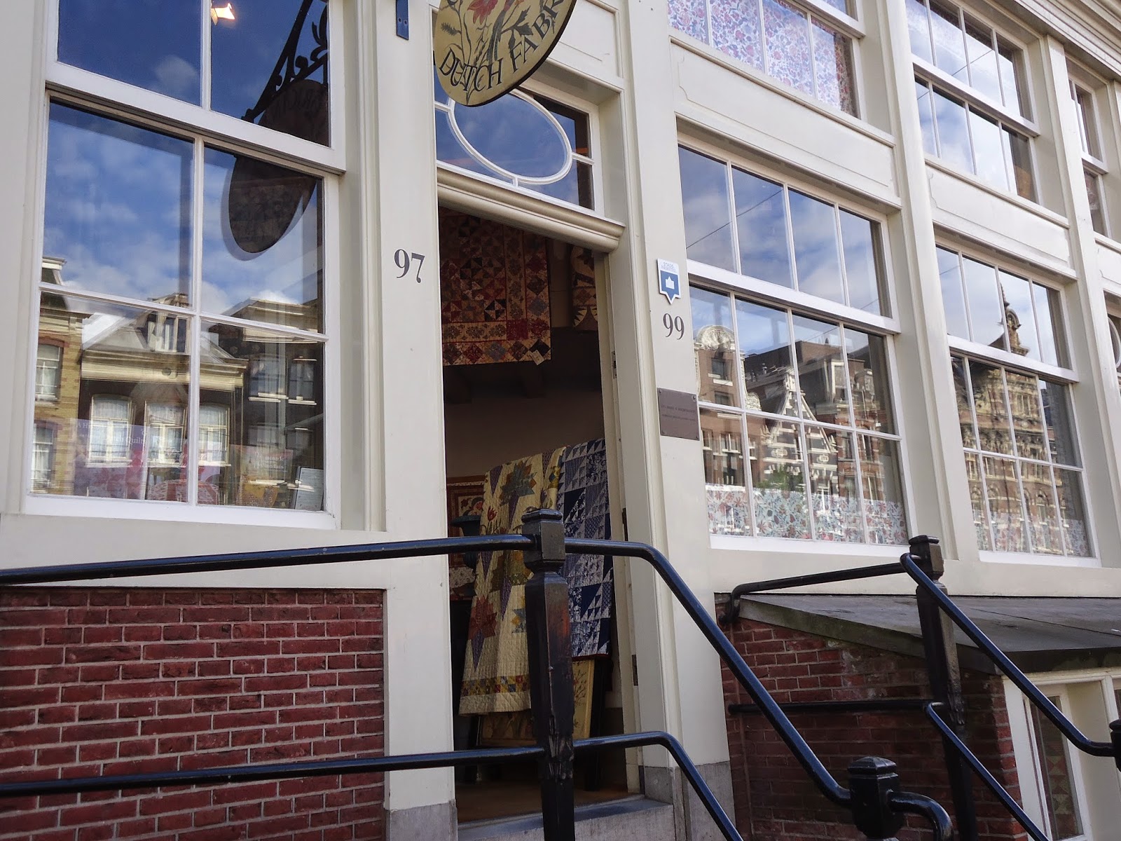 Patricia quilts at home Dutch Quilts in Amsterdam