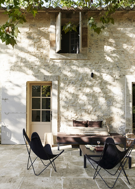 hellolovely-french-farmhouse-butterfly-chairs-camargue-france
