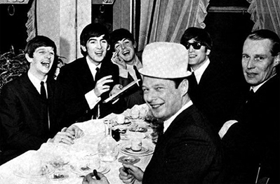 DE TOCHO...: John, George. Paul, Ringo, Epstein y Martin...