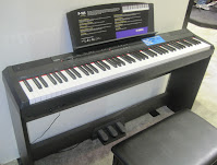 Yamaha P105 digital piano