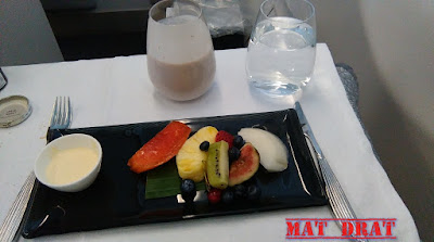 Qatar Airways Bussiness Class in Flight Meal