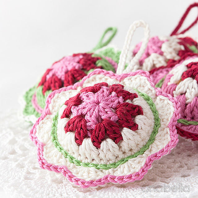 Christmas crochet ornament pattern by Anabelia Craft Design