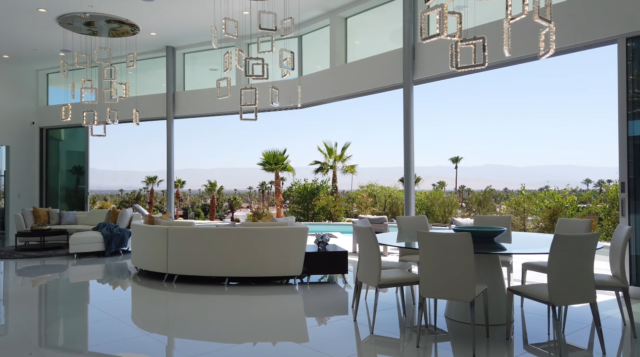 32 Photos vs. Palm Springs, CA Luxury Home Interior Design Tour By Brian Foster