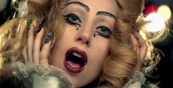 Lady Gaga con su mas reciente Video Judas