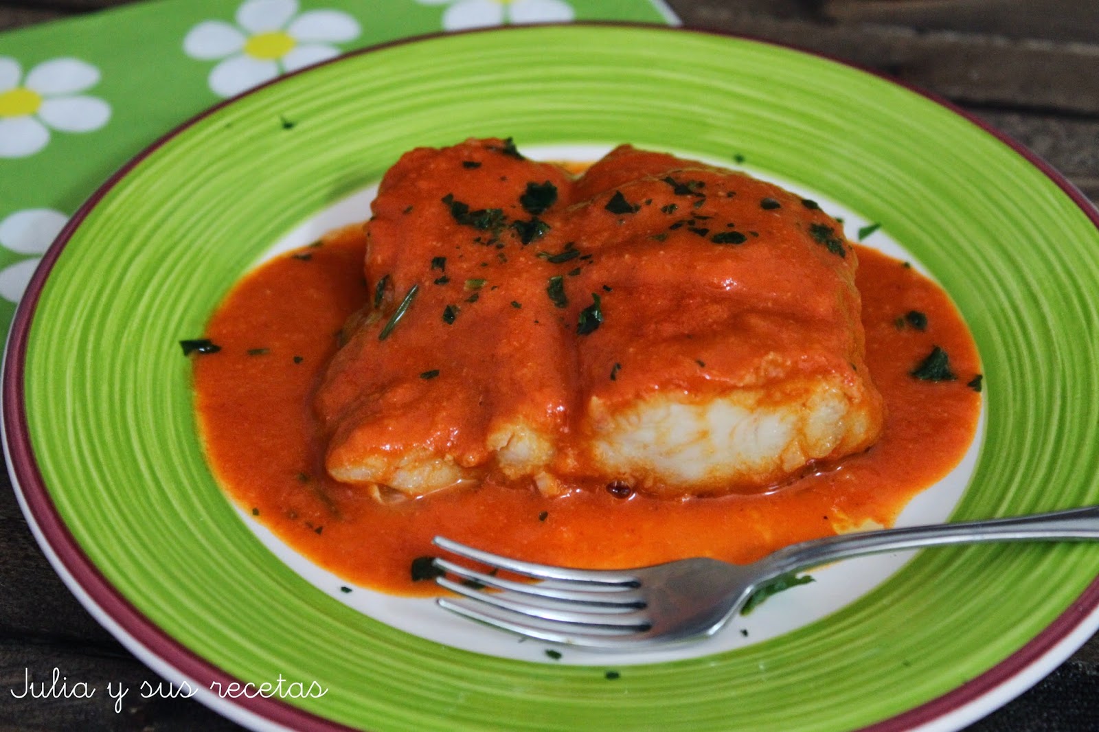 JULIA Y SUS RECETAS Merluza en salsa de pimiemtos de piquillo