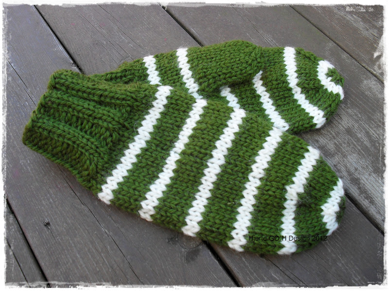 Bilde av strikket vott i prosess