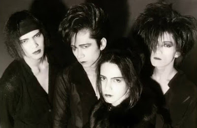Biografi L'Arc en Ciel Tahun 1991: Kisah Yang Terkubur Oleh Pepasir Biografi L'Arc en Ciel Tahun 1991: Kisah Yang Terkubur Oleh Pepasir