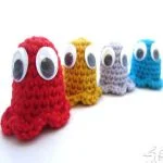 http://www.supergurumi.com/amigurumi-crochet-pac-man-ghosts