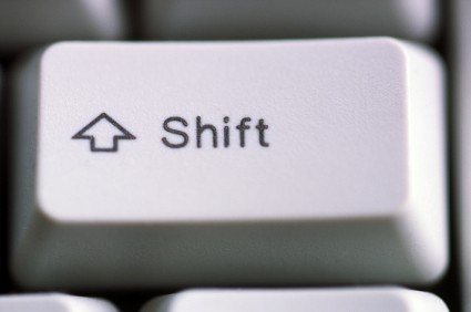 مدونة عن المعلومات : ثلاثة أسرار مهمة جدا يقوم بها مفتاح shift في