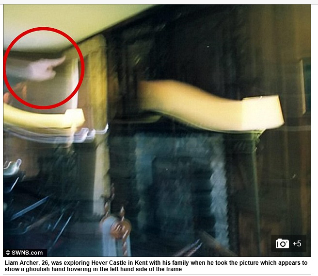 фотографии привидений. приведения на фотографиях. реальные снимки привидений. призрак преследует ребенка. приведения на фотографиях.