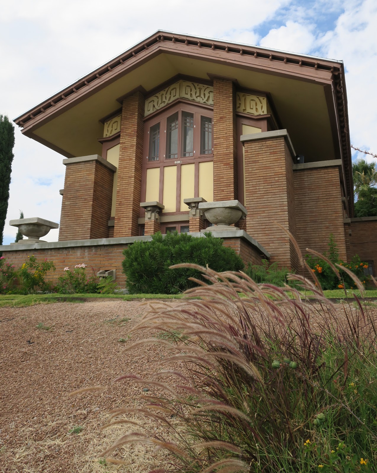 Living Rootless El Paso Sunset Heights on Prospect and Yandell
