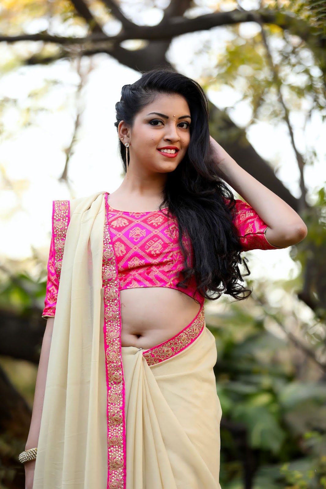 Beauty Galore Hd Yashu Mashetty Hot Navel In Yellow Sari Sensational Photos 