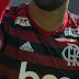 Flamengo tem camisas a venda em lojas na Europa, raridade para clubes brasileiros 