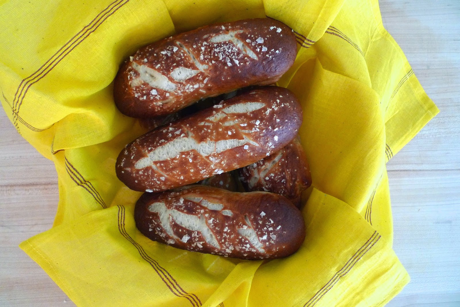siriously delicious: Pretzel Hot Dog Buns