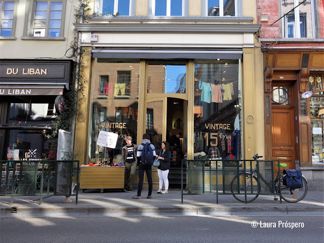 O bairro de Marolles em Bruxelas está cheio de lojas, galerias e brechós