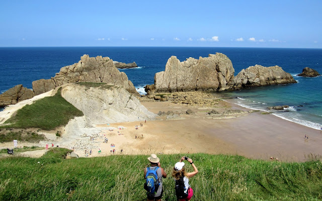 Playa de Arnía. Playas de la Costa Quebrada. Rutas por la Costa Quebrada. Qué visitar en la Costa Quebrada