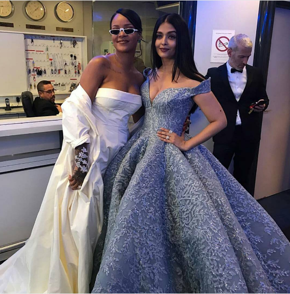 Guilty Bytes Indian Fashion Blogger Delhi Style Blog Beauty Blogger Wedding Blog Omg Aish Spotted Posing With Bad Gal Rihanna