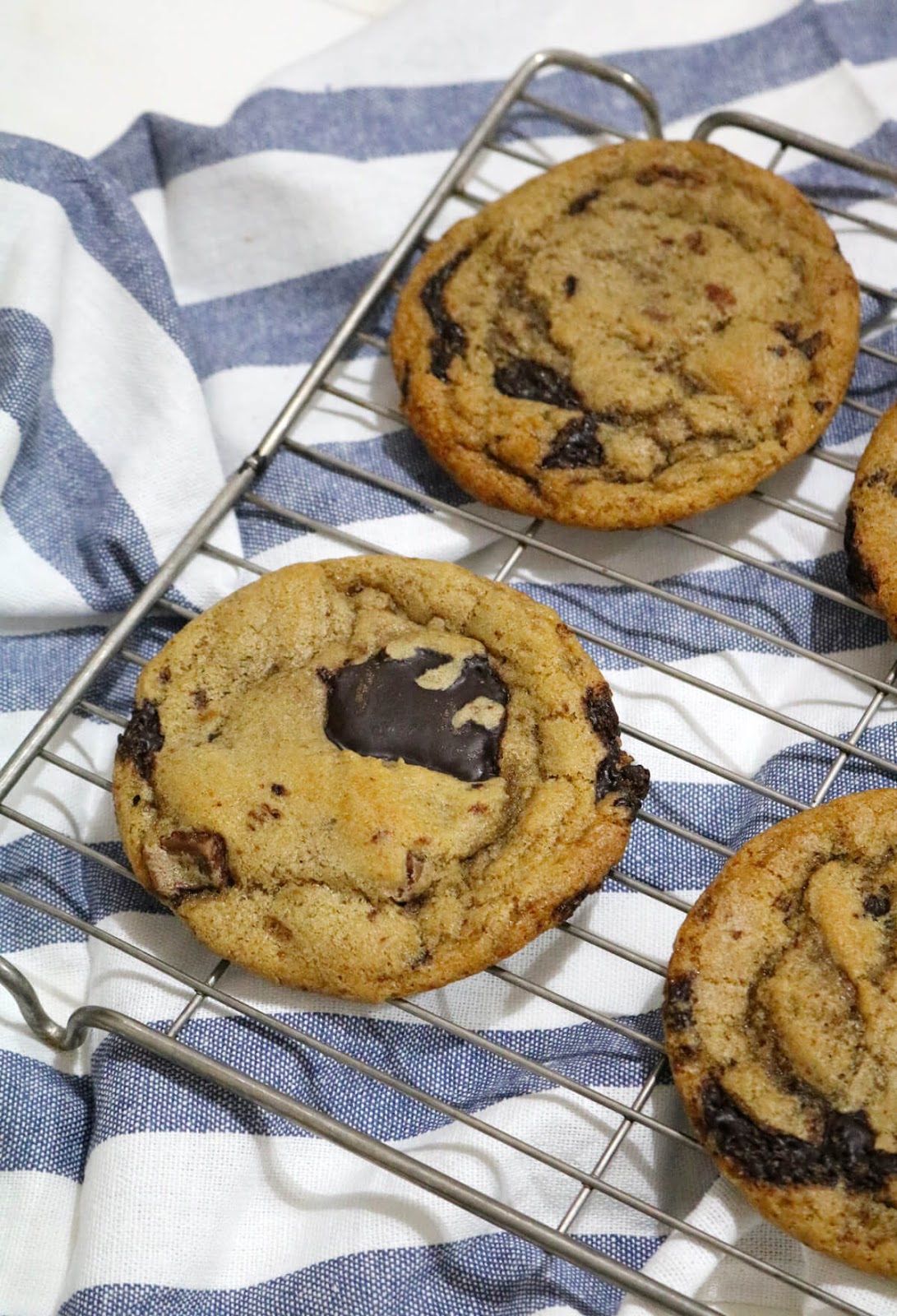 Quick and Easy Chocolate Chunk Cookies | Hungry Little Bear