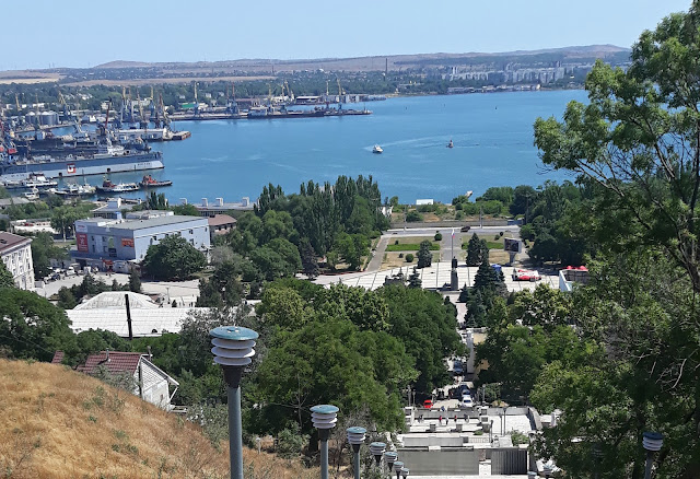 Набережная Керчи, вид с горы Митридат