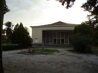 Teatro abandonado en Kvareli