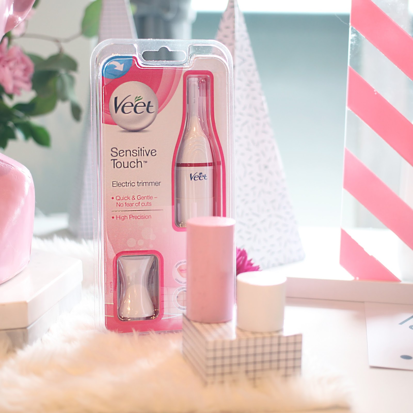 Lily Zhen - One Thing a Time and Conquer the World: [REVIEW] Trimmer Trimmer | VEET Sensitive Touch
