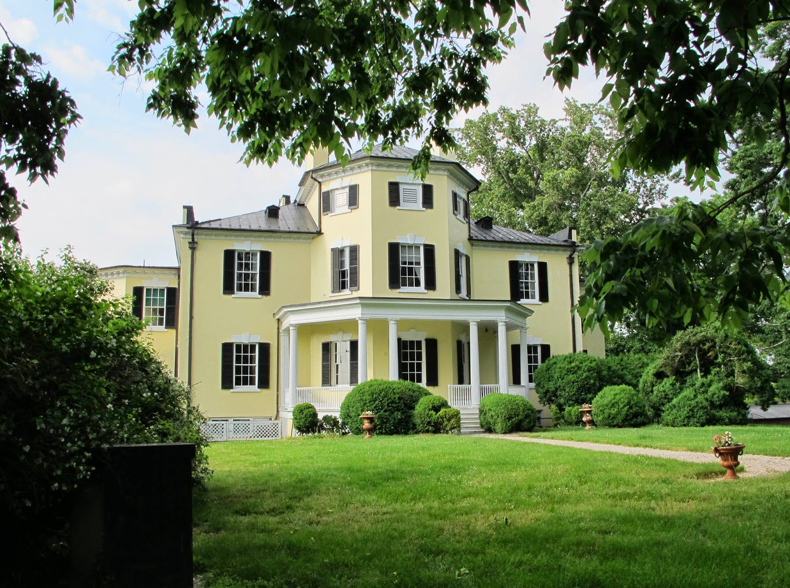 BIG OLD HOUSES A Virginia Plantation