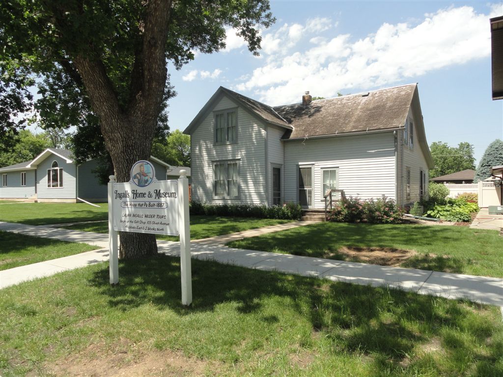 Walnut Grove Petite Maison Dans La Prairie 4000 Days World Journey: La Petite Maison dans la Prairie