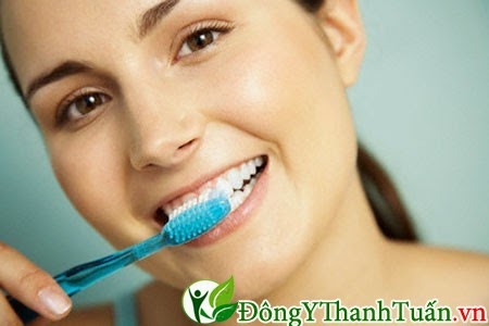 đánh răng đúng cách là cách chăm sóc răng miệng hiệu quả