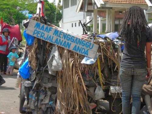 Foto Modifikasi Vespa Gembel Keren Unik Nyentrik - Variasi Motor Mobil