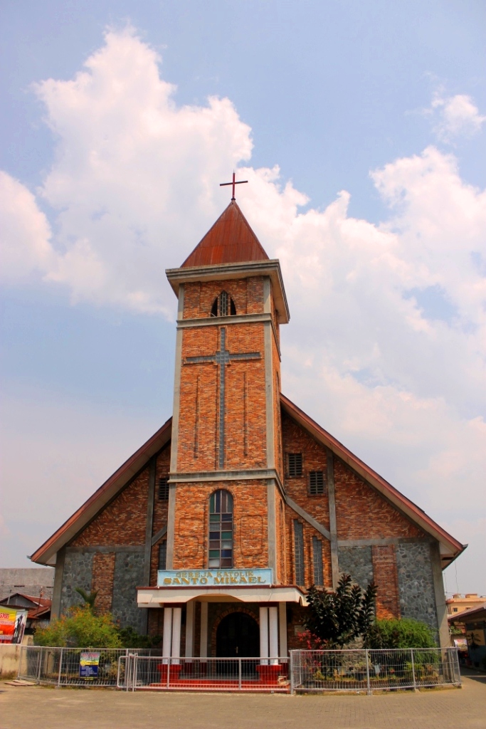 Fotografi Gereja Katolik di Indonesia: Gereja Katolik St. Mikael