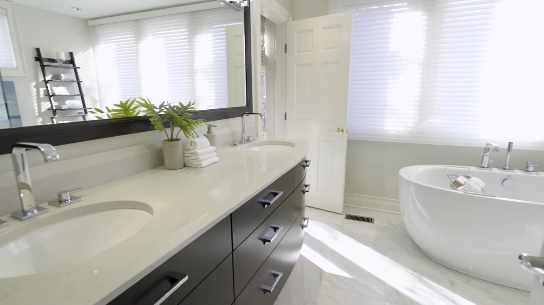 23 Interior Design Photos vs. 950 N Clark St #L, Chicago Luxury Townhome Tour