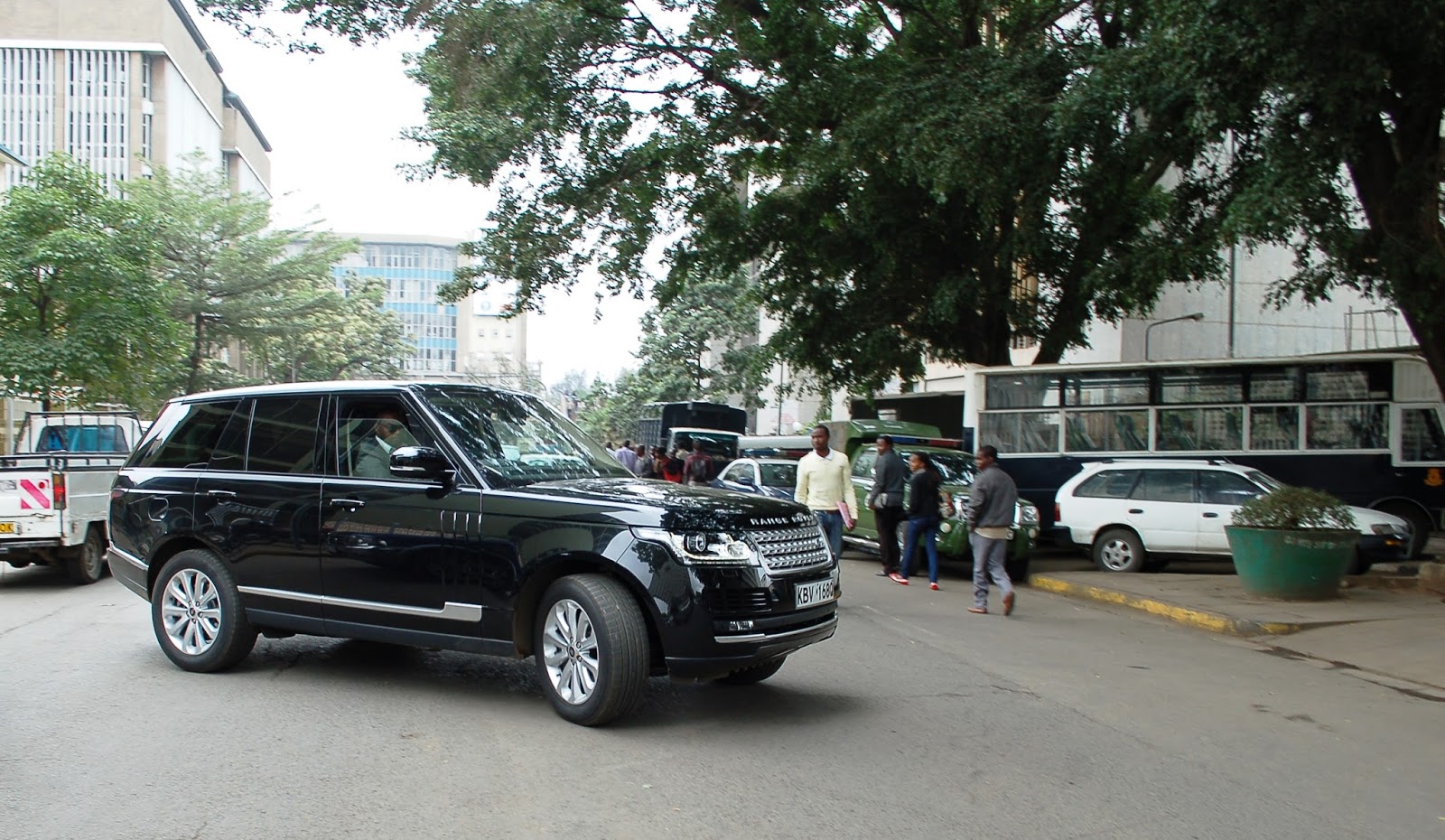 Kenyan auto blog Features of the Range Rover 2013