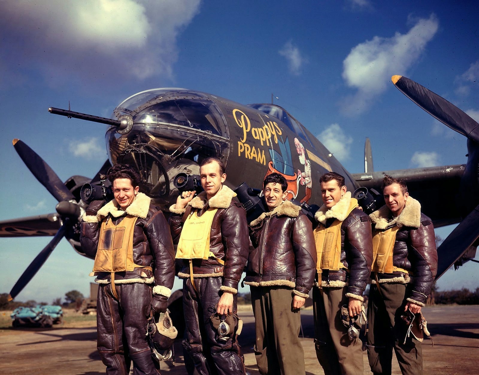 http://3.bp.blogspot.com/-oqEmp5VzZRI/VLabyFcahGI/AAAAAAABOLw/WAb0eTd3qG4/s1600/Rare+Color+Photographs+from+World+War+II+(27).jpg