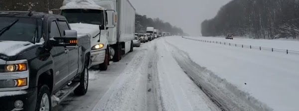 La mayor tormenta de invierno llega a los estados unidos Dejando 400 000+ sin electricidad, más de 1 700 vuelos cancelados. La mayor tormenta de invierno llega a los estados unidos Dejando 400 000+ sin electricidad, más de 1 700 vuelos cancelados.