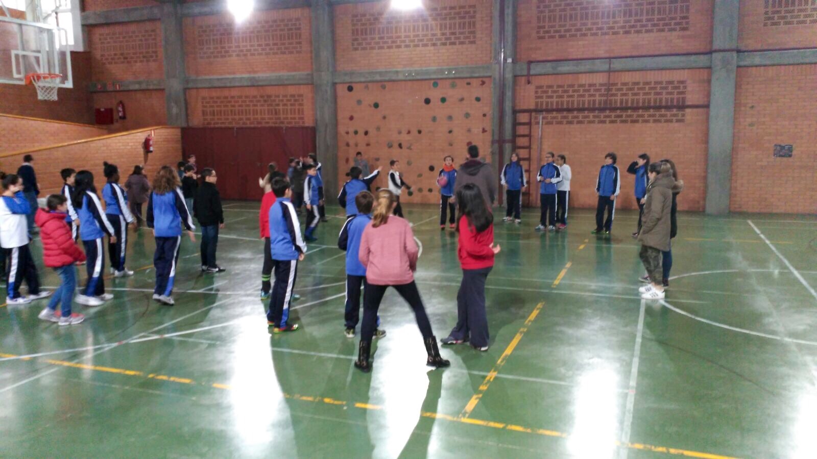 PATIOS DINÁMICOS. El juego de balón prisionero MAIN Zaragoza