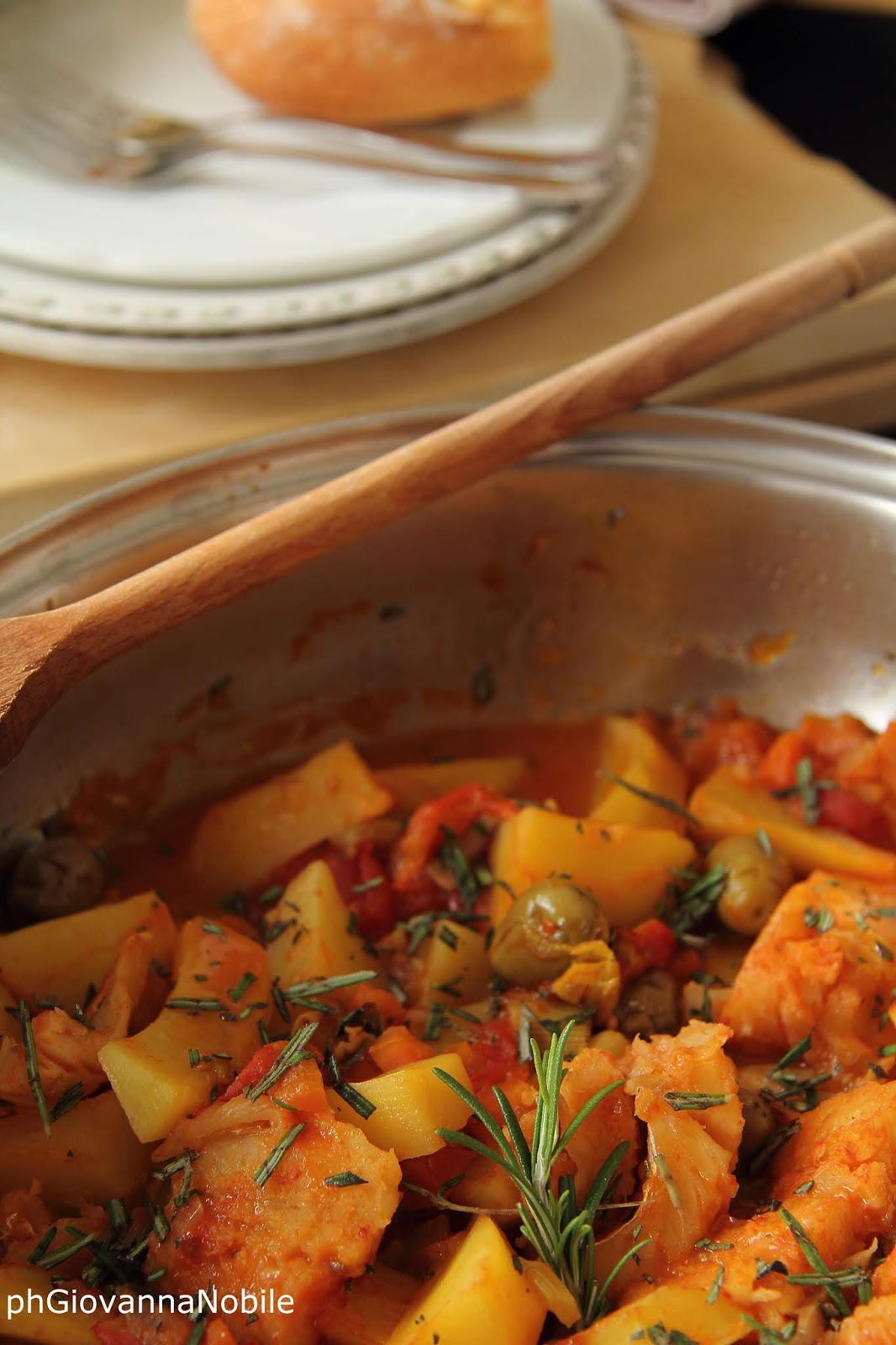 Baccalà in umido con patate, pomodorini e funghi porcini secchi la