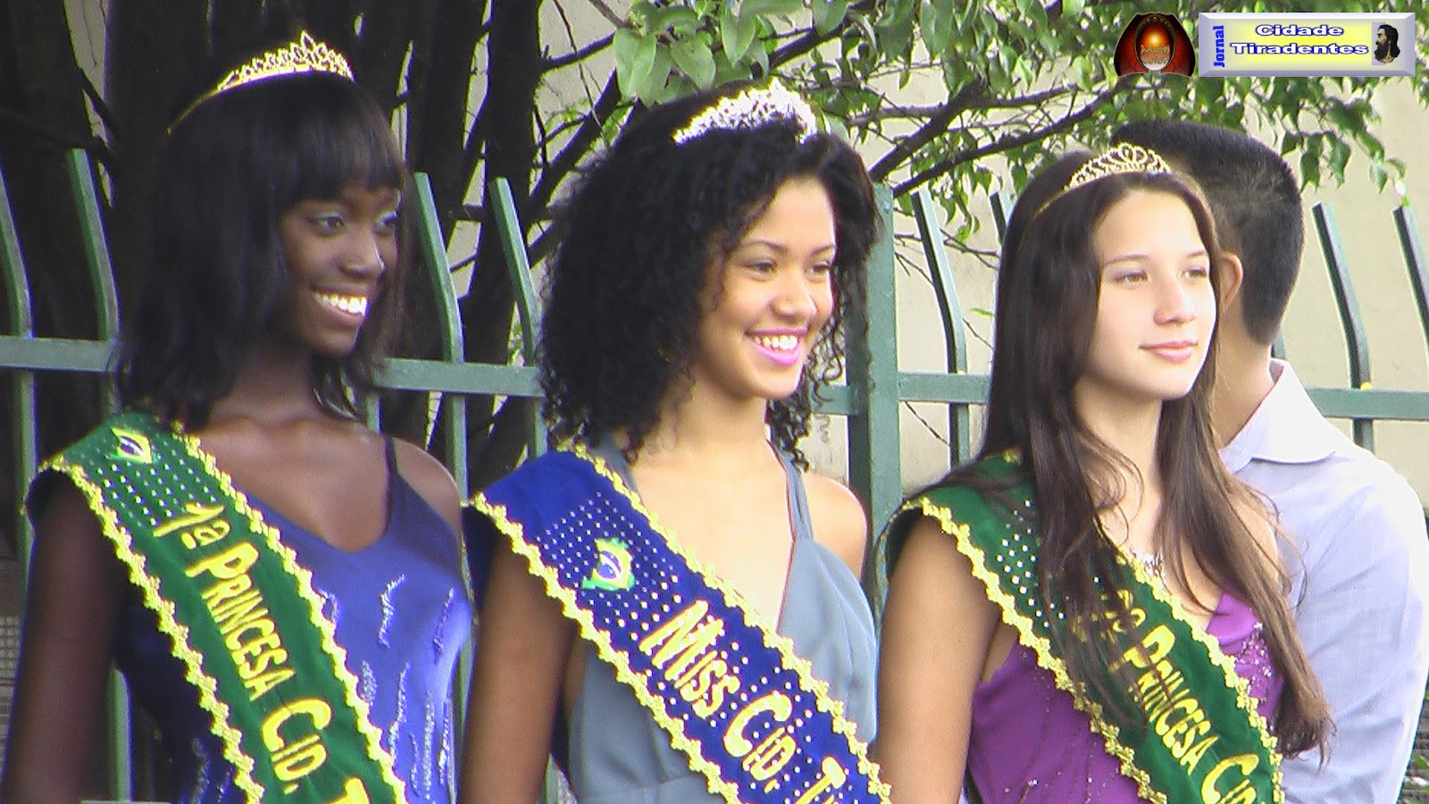 MultiColor Interatividade 28º Aniversário da Cidade Tiradentes Desfile MultiColor Interatividade 28º Aniversário da Cidade Tiradentes Desfile