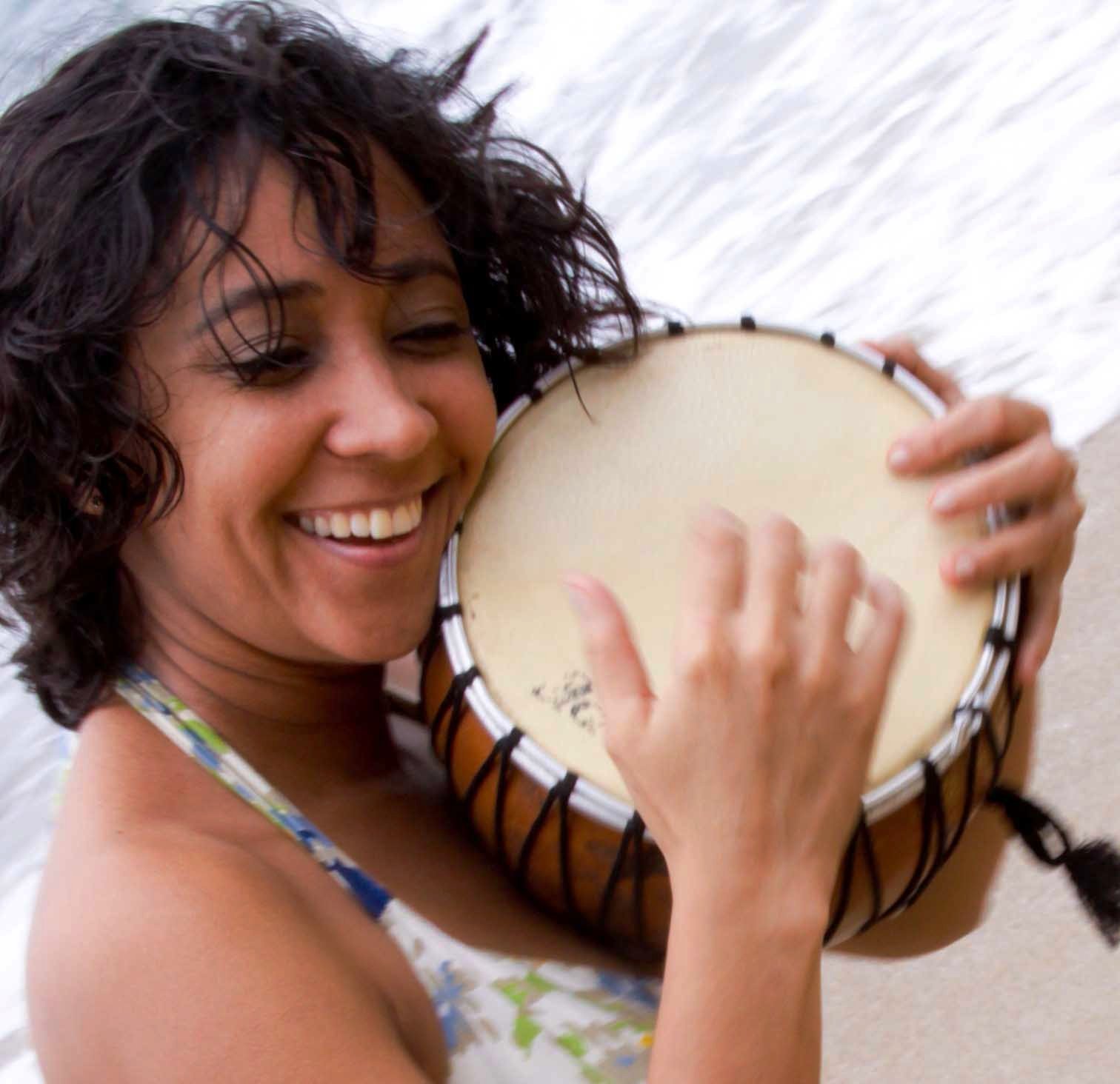 LAVRAPALAVRA : A cantora e compositora Socorro Lira conseguiu, com  maestria, musicar os versos do moçambicano Mia Couto