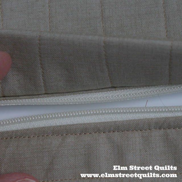 Installing Zipper in Pillow Back (tutorial) Elm Street Quilts