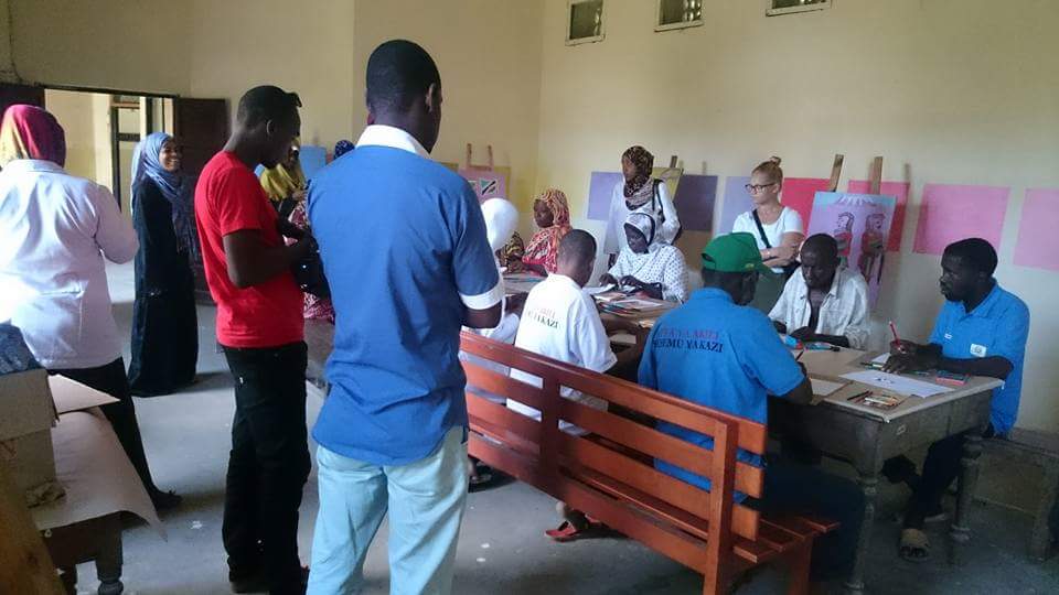 Zanzibar art, in the eyes of a local artist Dullah Wise. Art therapy at Kidonge Chekundu Mental