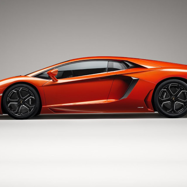 Gambar Mewarnai Mobil Lamborghini - gambarmewarnai2019