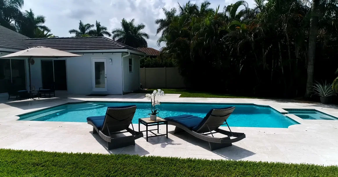 41 Photos vs. 2 MIAMI Waterfront Condos + Private Pool Home Interior Design Tours