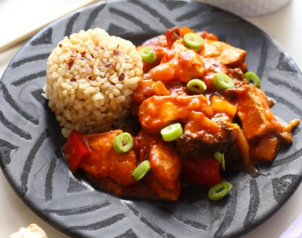 SLOW COOKER SWEET AND SOUR CHICKEN
