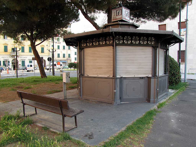 Bench, piazza dell'Unità d'Italia, Livorno