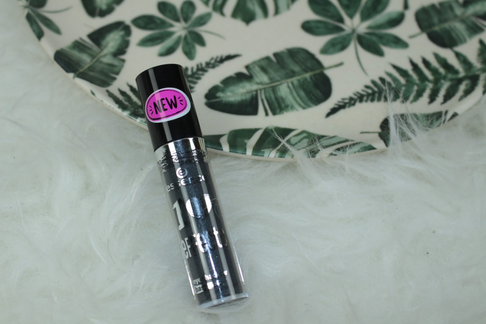 Essence I love effect eyeshadow Base Review aufgerouget