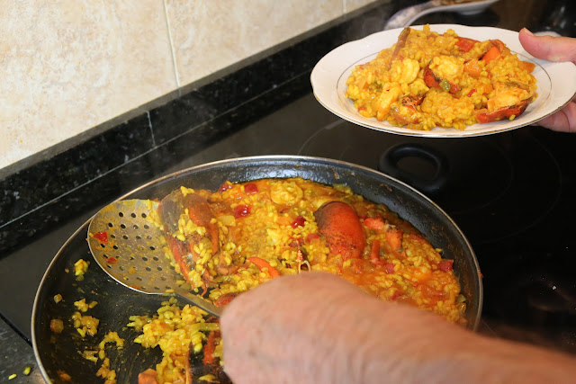 Arroz con bogavante y langostinos.