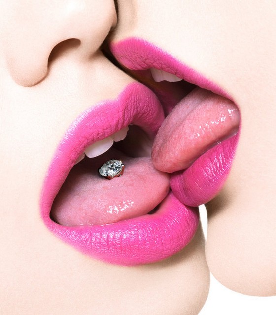 Pink Lesbian Kiss 31