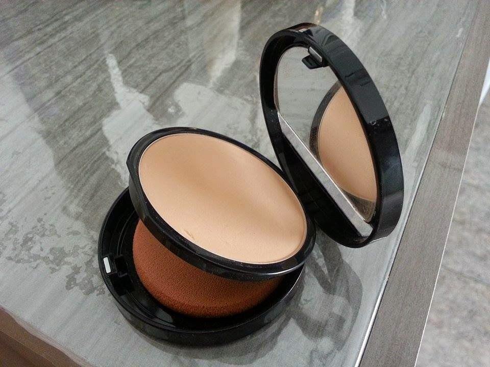 Make Up For Ever Duo Mat Powder Foundation Shade 202 Translucent Beige