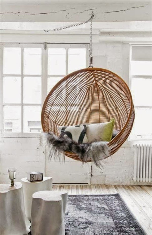 Wicker hanging chairs – comfortable seat and decorative element at the same time